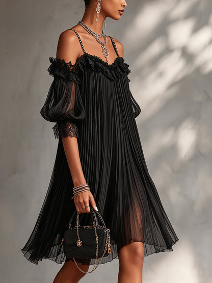 Abito Mini in Chiffon Nero con Spalle Scoperte e Bordo in Pizzo