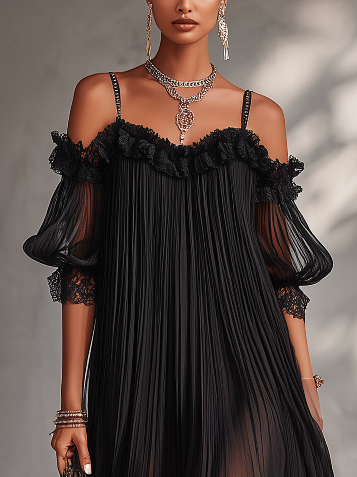 Abito Mini in Chiffon Nero con Spalle Scoperte e Bordo in Pizzo