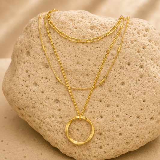 Collana Classica a Tre File in Oro