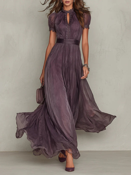 Flavia | Abito lungo viola con scollatura a chiave, bordo in pizzo di chiffon