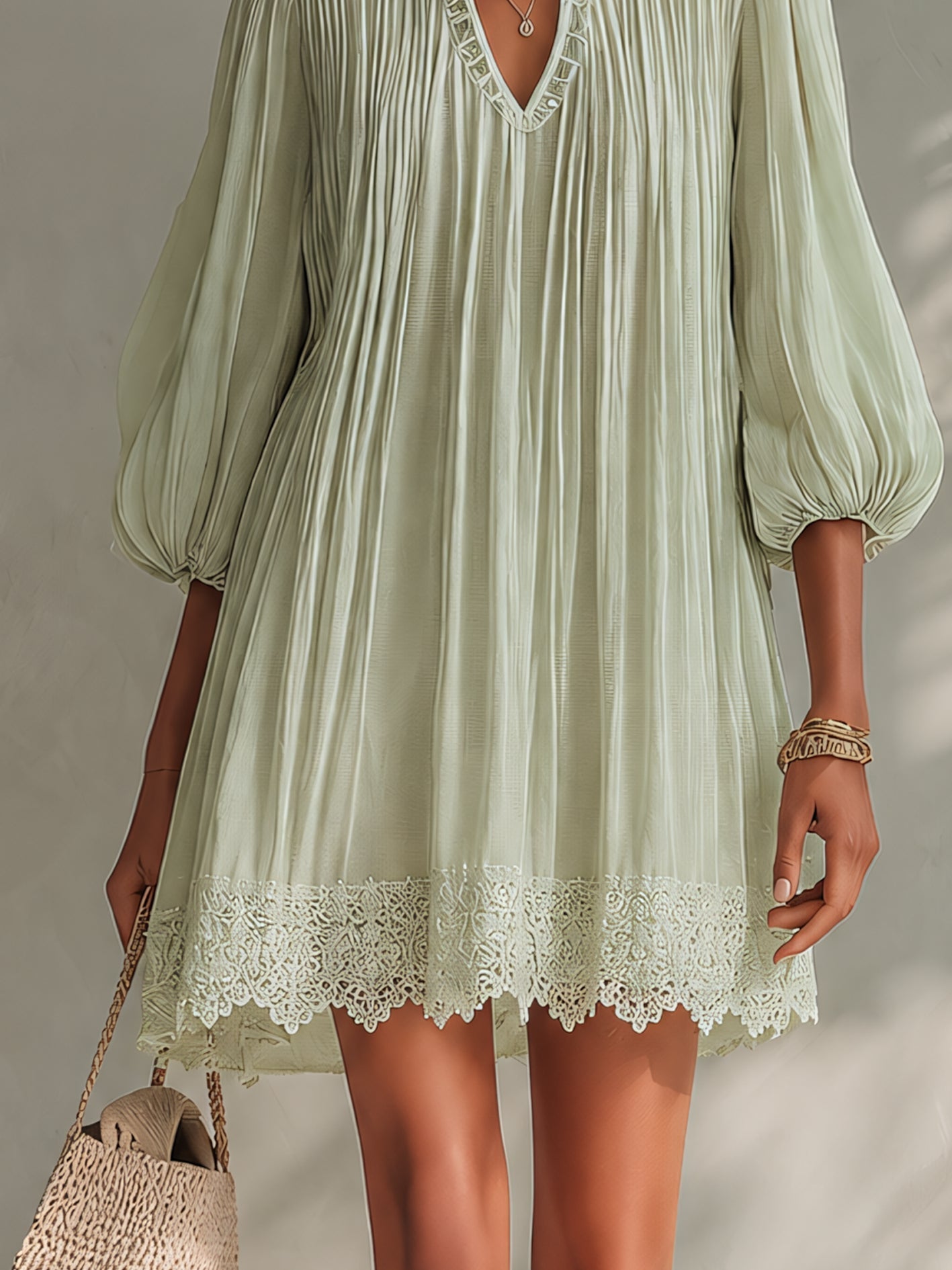 Abito Mini in Chiffon Pieghettato Verde Chiaro con Maniche a Lanternina in Pizzo