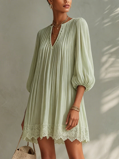 Abito Mini in Chiffon Pieghettato Verde Chiaro con Maniche a Lanternina in Pizzo