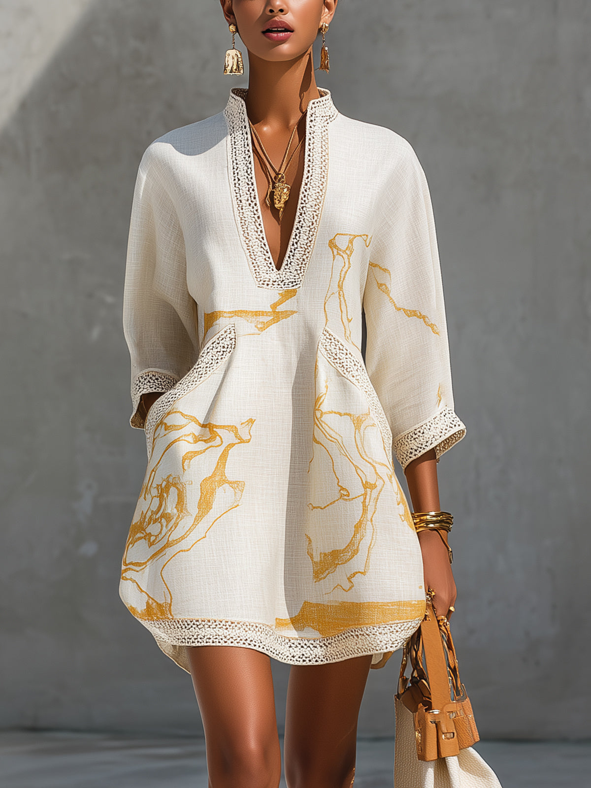 Abito Mini in Pizzo all'Uncinetto con Scollatura a V in Oro Avorio