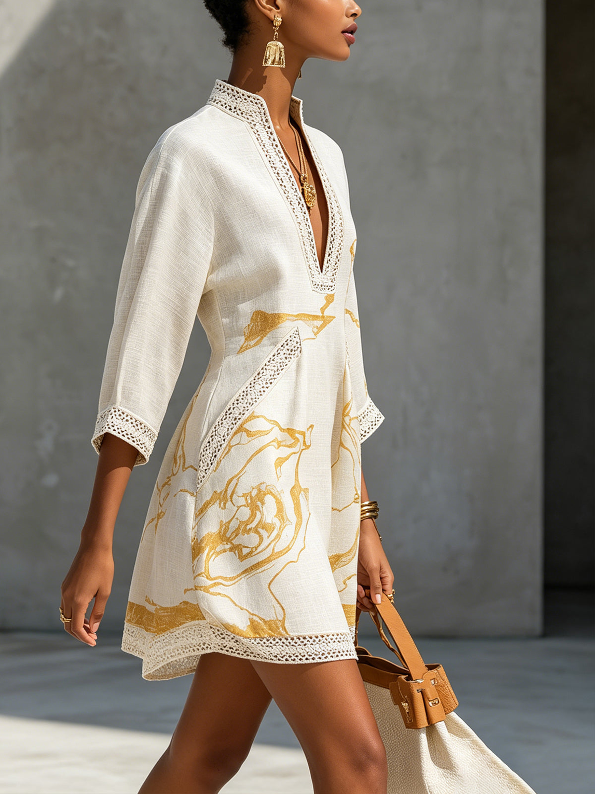 Abito Mini in Pizzo all'Uncinetto con Scollatura a V in Oro Avorio
