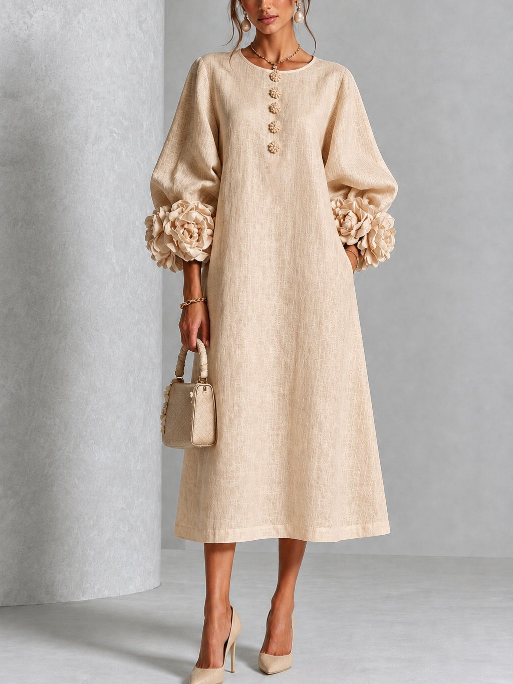 Abito Midi Beige a Fiori con Bottoni e Maniche a Fiori Stravaganti