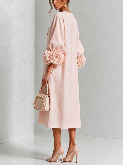 Abito Midi Rosa con Bottoni a Fiori e Maniche a Fiori Stravaganti