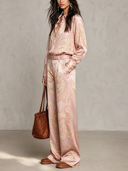 Rebeca | Completo di Camicia a Maniche Lunghe in Satin con Stampa Paisley Borgogna-Porpora e Pantaloni a Gamba Larga