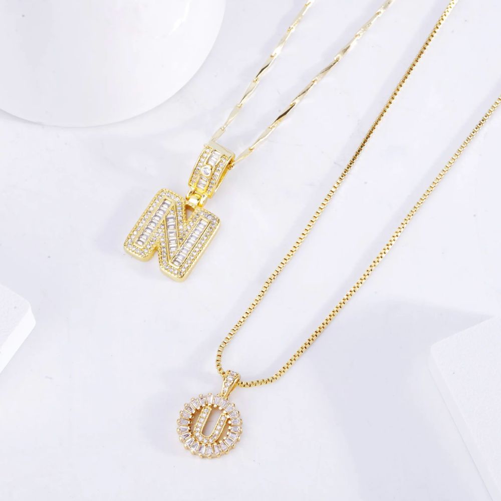 Collana con Iniziale Pave